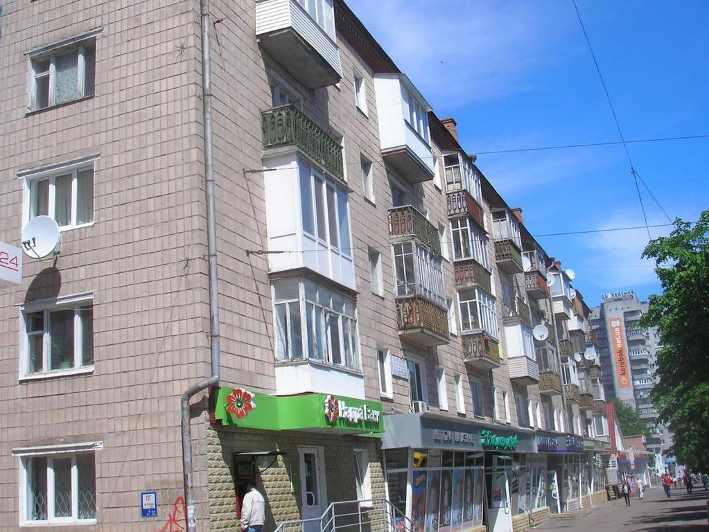 Roses Apartment In The City Center Chernigov Exterior foto
