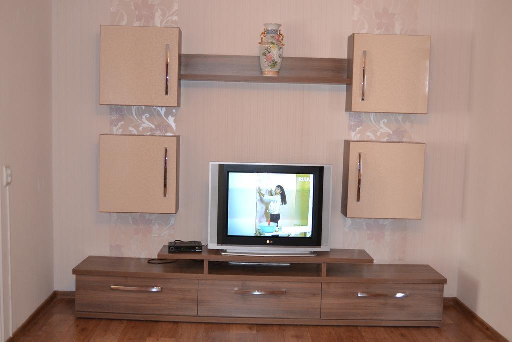 Roses Apartment In The City Center Chernigov Quarto foto